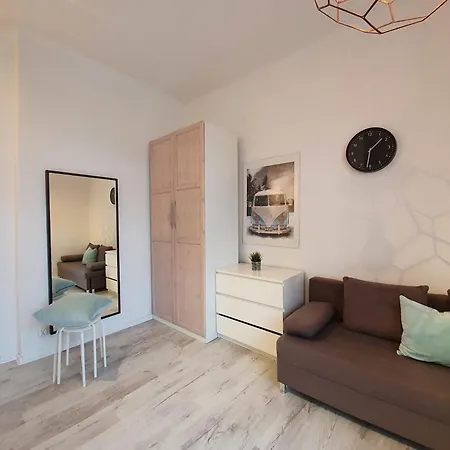 48 Apart Apartment