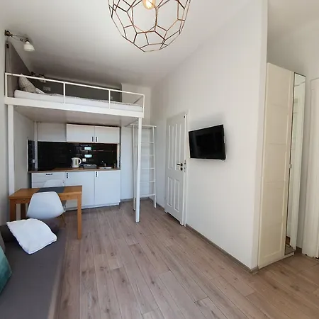 48 Apart Apartment