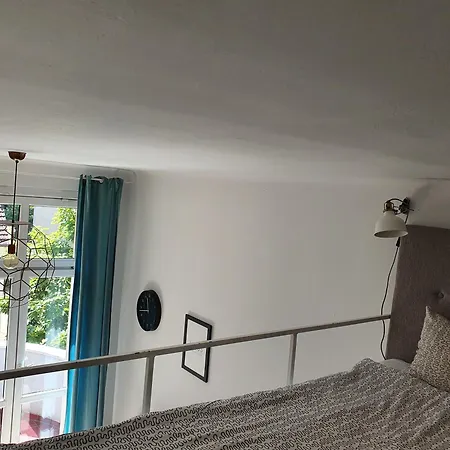 48 Apart Apartment