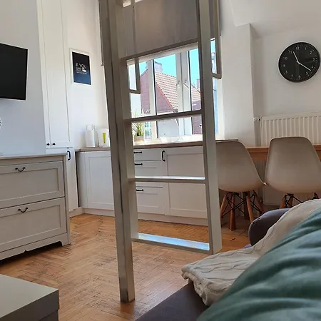 48 Apart Apartment